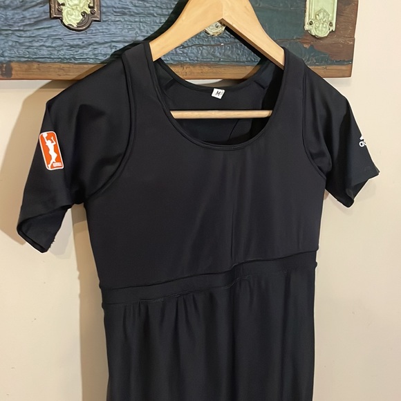 WNBA Adidas Team Issued TechFit Performance Top Size Medium - Picture 6 of 16